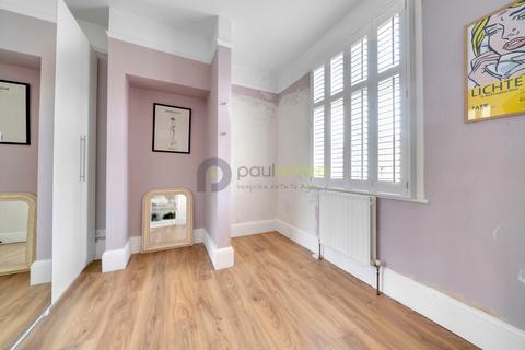 13 Heathhurst Road, South Croydon, CR2 0BB