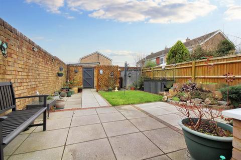 3 bedroom end of terrace house for sale, Chadwell Path, Aylesbury