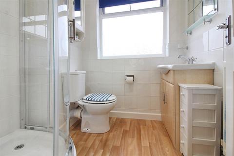 6 Chadwell Path, Aylesbury, HP21 7EL