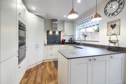6 Chadwell Path, Aylesbury, HP21 7EL