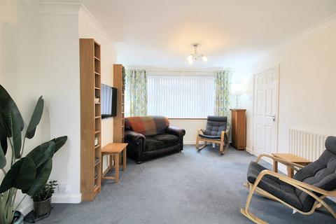 6 Chadwell Path, Aylesbury, HP21 7EL