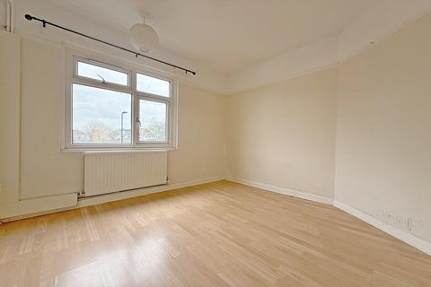 2 bedroom maisonette to rent, Beech Gardens, Ealing W5