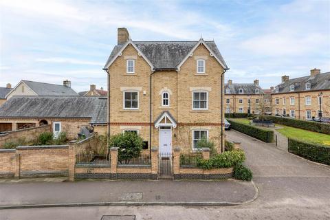 4 bedroom detached house for sale, Heathcliff Avenue, Fairfield SG5 4EY