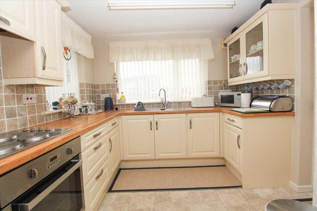 Kitchen / Dining