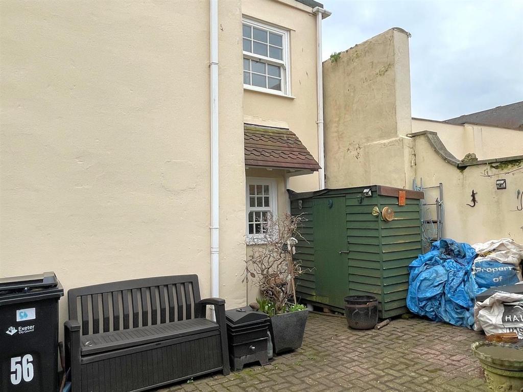 Side Courtyard Garden