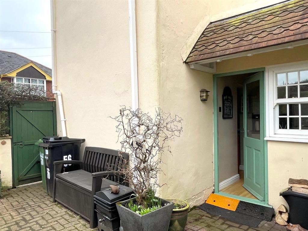 Side Courtyard Garden
