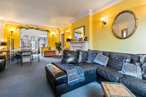 4 bedroom detached house for sale, St. Raphael Road, Worthing