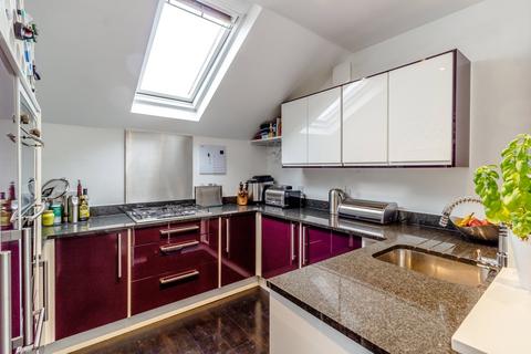 3 bedroom duplex to rent, High Park Road, Richmond, Surrey, TW9