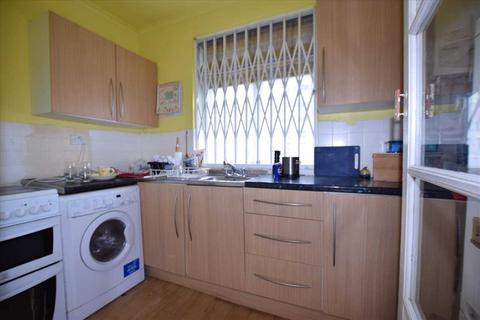 2 bedroom maisonette for sale, Selwyn Court, Edgware