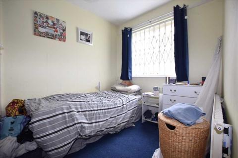 2 bedroom maisonette for sale, Selwyn Court, Edgware