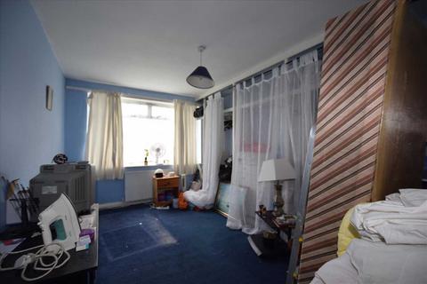 2 bedroom maisonette for sale, Selwyn Court, Edgware