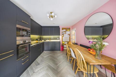 2 bedroom flat for sale, Rosebery Gardens, Crouch End