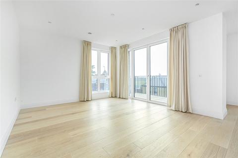 3 bedroom apartment to rent, Pinewood Gardens, Teddington, TW11