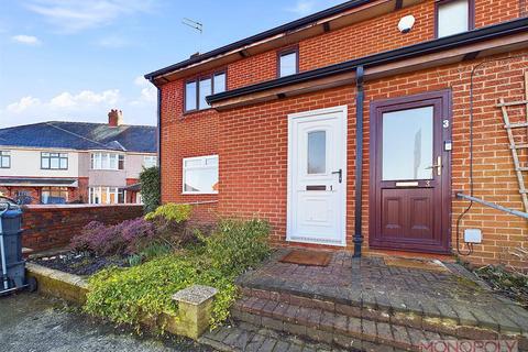 1 bedroom maisonette for sale, Trinity Close, Rhostyllen, Wrexham