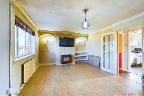 1 bedroom maisonette for sale, Trinity Close, Rhostyllen, Wrexham