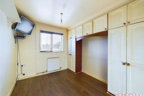 1 bedroom maisonette for sale, Trinity Close, Rhostyllen, Wrexham