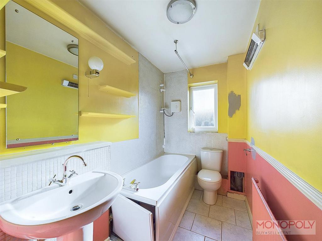 CAM01943 G0-PR0378-STILL005.jpg