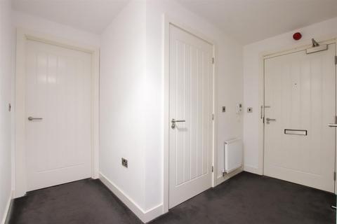 2 bedroom flat for sale, Woodfield Road, Broadheath