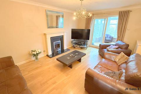 4 bedroom detached house for sale, Old Grove Close, West Cheshunt