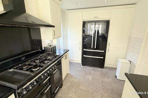 24 Old Grove Close, Cheshunt, Waltham Cross, EN7 6UN