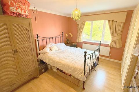 24 Old Grove Close, Cheshunt, Waltham Cross, EN7 6UN