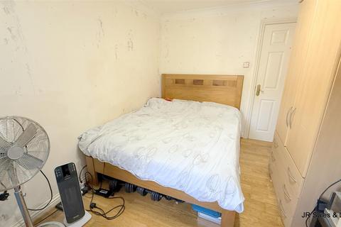 24 Old Grove Close, Cheshunt, Waltham Cross, EN7 6UN