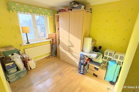 24 Old Grove Close, Cheshunt, Waltham Cross, EN7 6UN