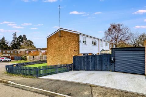 3 bedroom end of terrace house for sale, The Willows, Daventry, NN11 0PY