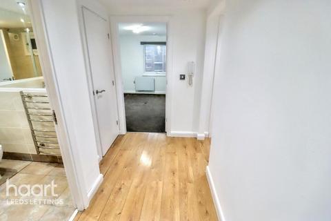 2 bedroom apartment to rent, North Street, Leeds