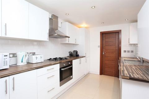 2 bedroom flat to rent, Dalling Road, Hammersmith W6