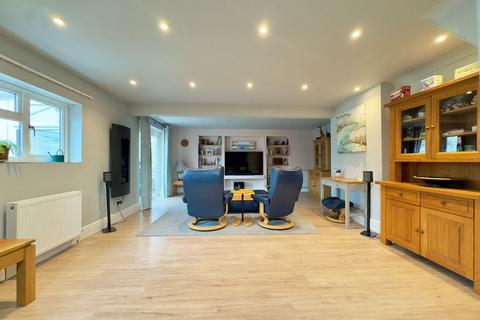Rosemont Hanney Road, Southmoor, Abingdon, OX13 5HT
