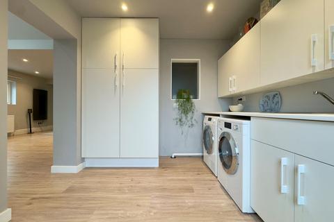 Rosemont Hanney Road, Southmoor, Abingdon, OX13 5HT