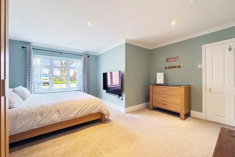 Rosemont Hanney Road, Southmoor, Abingdon, OX13 5HT