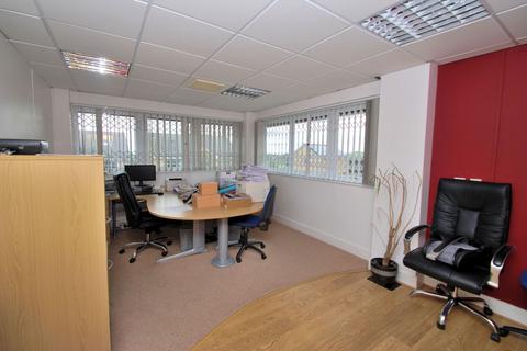 Property to rent, The Old Board Room, Mortimer Heights, Penistone, Sheffield, South Yorkshire, S36 9UY