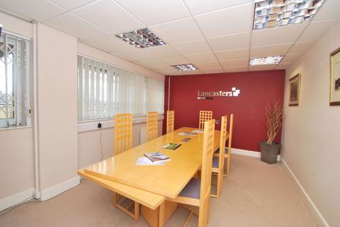 Property to rent, The Old Board Room, Mortimer Heights, Penistone, Sheffield, South Yorkshire, S36 9UY