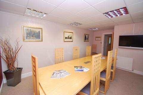 Property to rent, The Old Board Room, Mortimer Heights, Penistone, Sheffield, South Yorkshire, S36 9UY