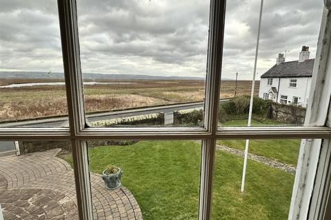 4 bedroom cottage to rent, The Parade, Parkgate