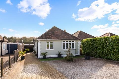 3 bedroom detached bungalow for sale, Fairlawn Grove, Banstead