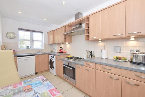 4 bedroom end of terrace house for sale, Hunnisett Close, Selsey, PO20