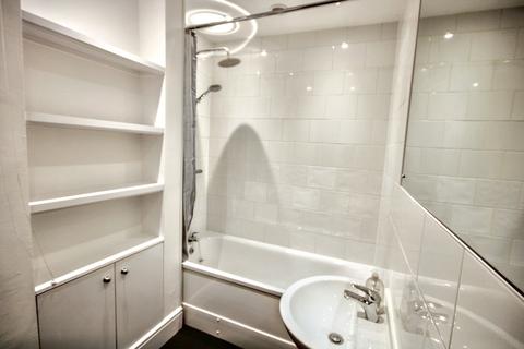 2 bedroom terraced house to rent, Sutherland Street, South bank, York, YO23