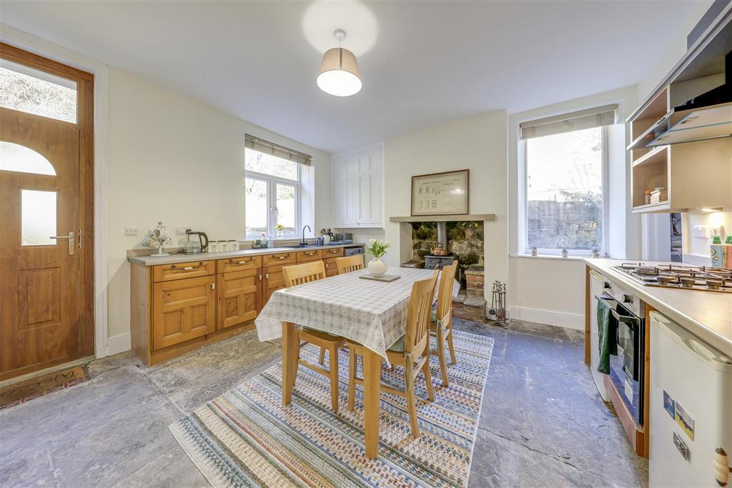 Kitchen / Dining