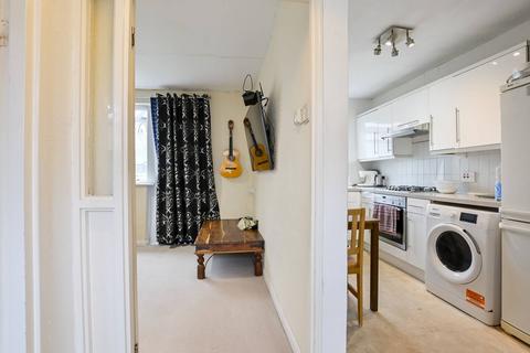 1 bedroom bungalow for sale, Cornford Grove, Balham, London, SW12