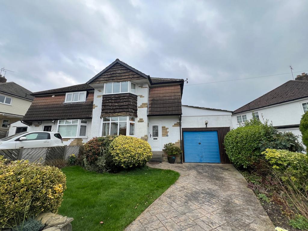 Park Close, Bingley BD16 3 bed semi-detached house - £260,000