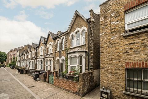 4b Clapton Passage, London, E5 8HS