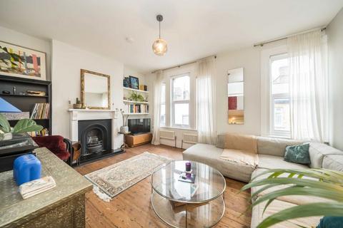 4b Clapton Passage, London, E5 8HS