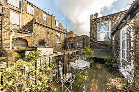 4b Clapton Passage, London, E5 8HS