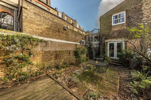 4b Clapton Passage, London, E5 8HS