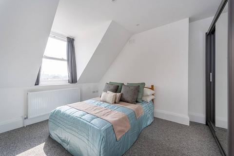 1 bedroom flat to rent, Addison Gardens, Brook Green, London, W14