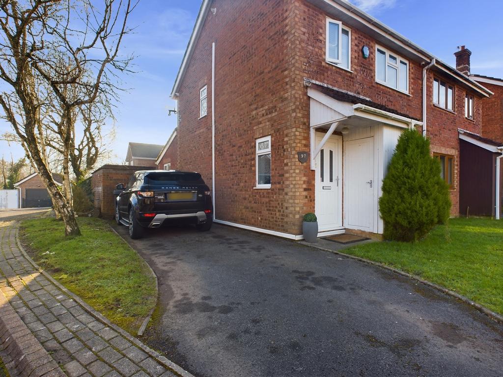 Driveway &amp; Front Entrance