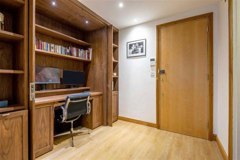 1 bedroom flat for sale, Pear Tree Court, London EC1R